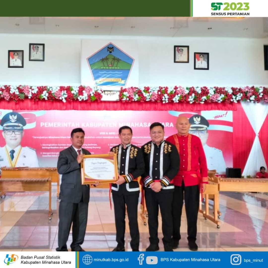 BPS Serahkan Piagam Kolaborasi Digital antara Forum SDI Minahasa Utara dengan For D One 